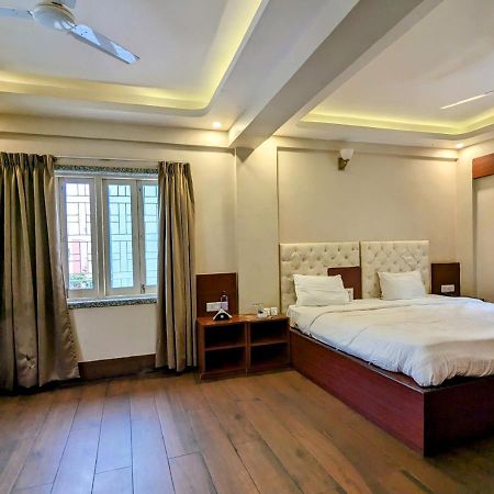 The Aster Enclave Hotel Calcutta Buitenkant foto