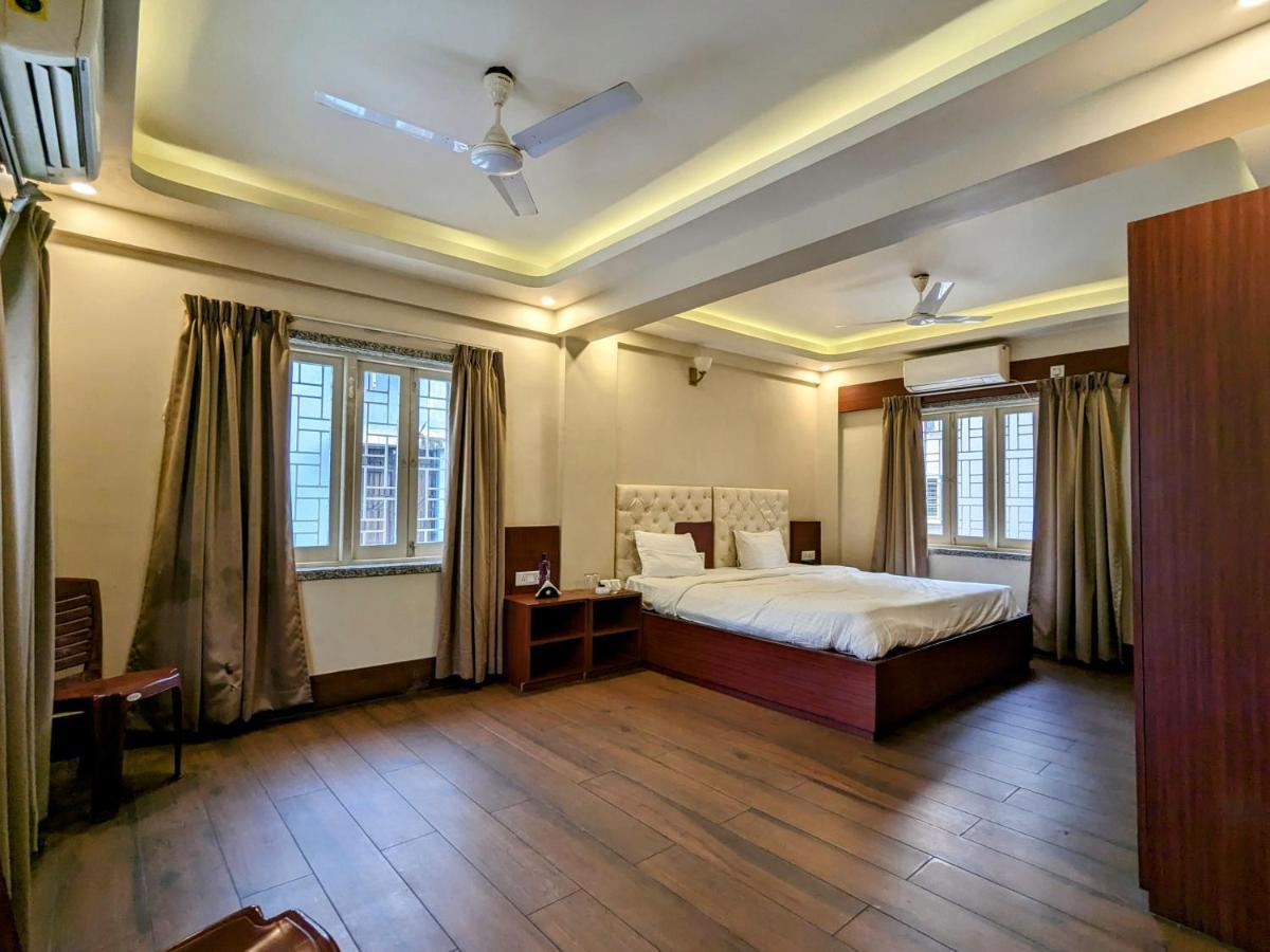 The Aster Enclave Hotel Calcutta Buitenkant foto