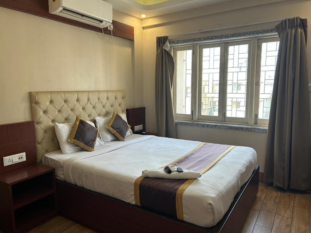 The Aster Enclave Hotel Calcutta Buitenkant foto