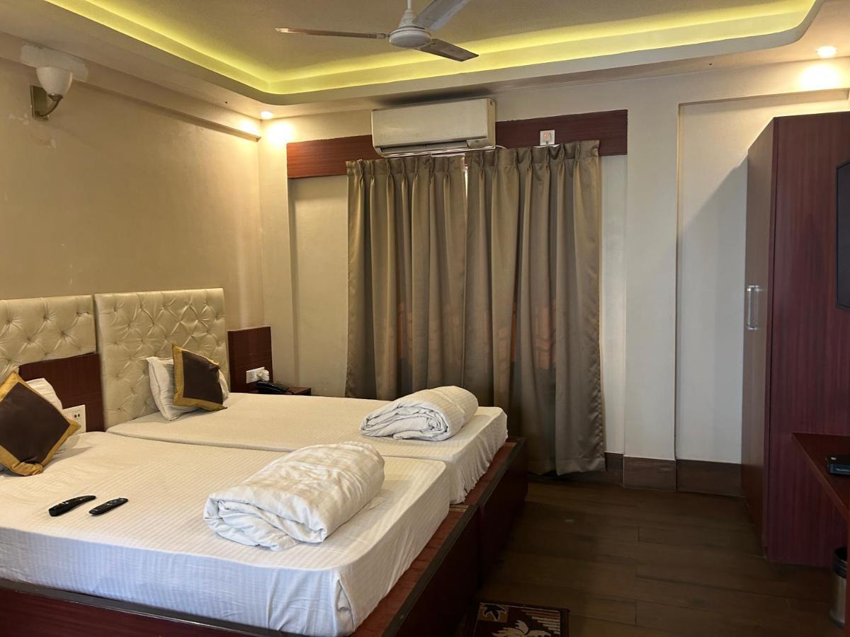 The Aster Enclave Hotel Calcutta Buitenkant foto